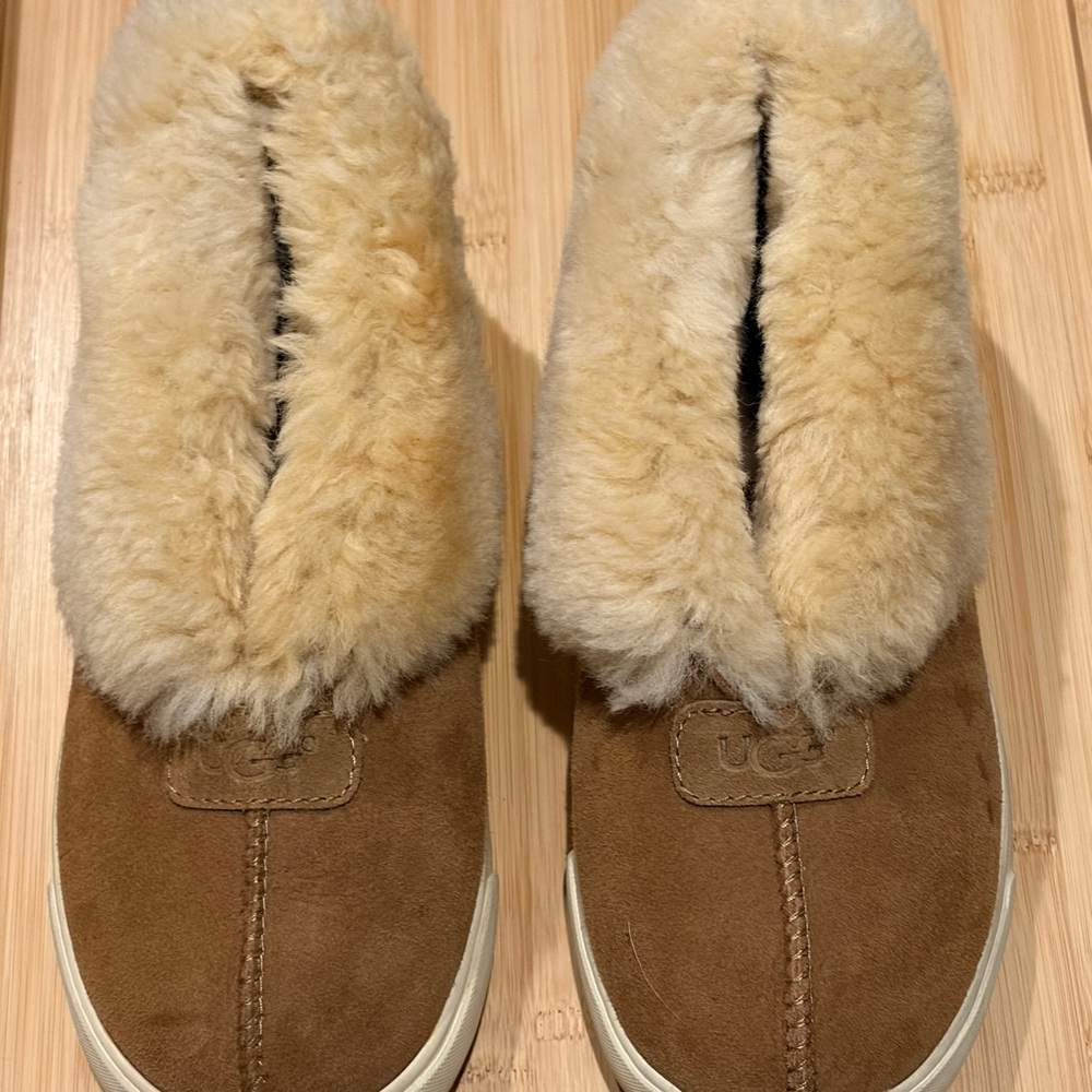 UGG Chestnut Sheepskin Suede Slippers Women's Shoes Size 6
